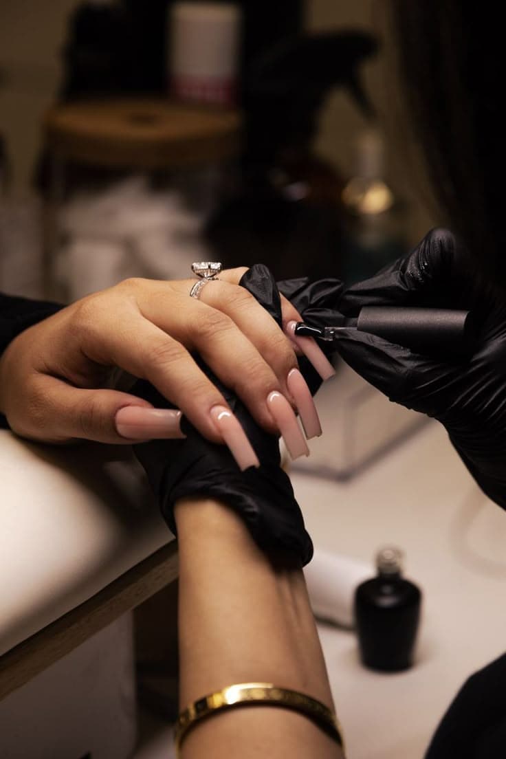 nails